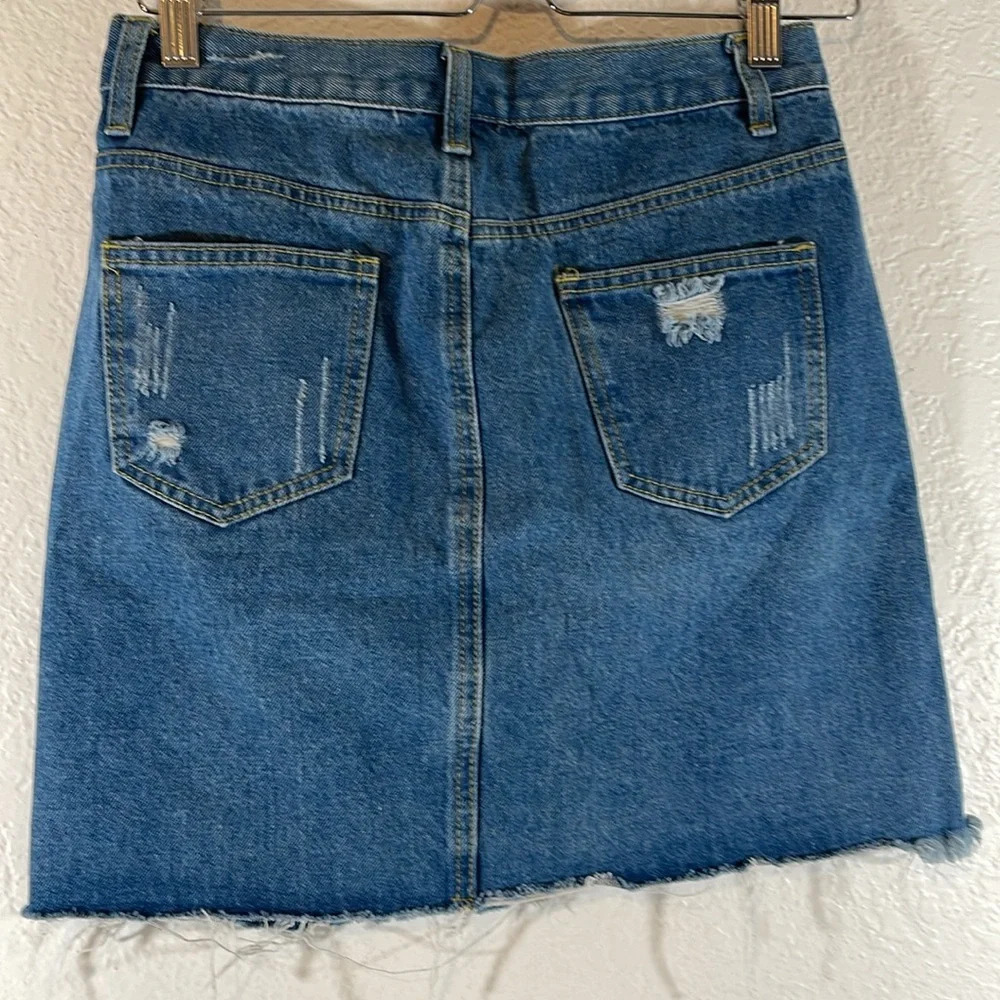BOOHOO UNEVEN RAW HEM DISTRESSED DENIM SKIRT MID BLUE WITH POCKETS SIZE 4 NEW - Picture 5 of 11